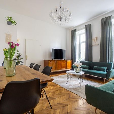 Central Apartment In Viennese Old Building Eksteriør bilde