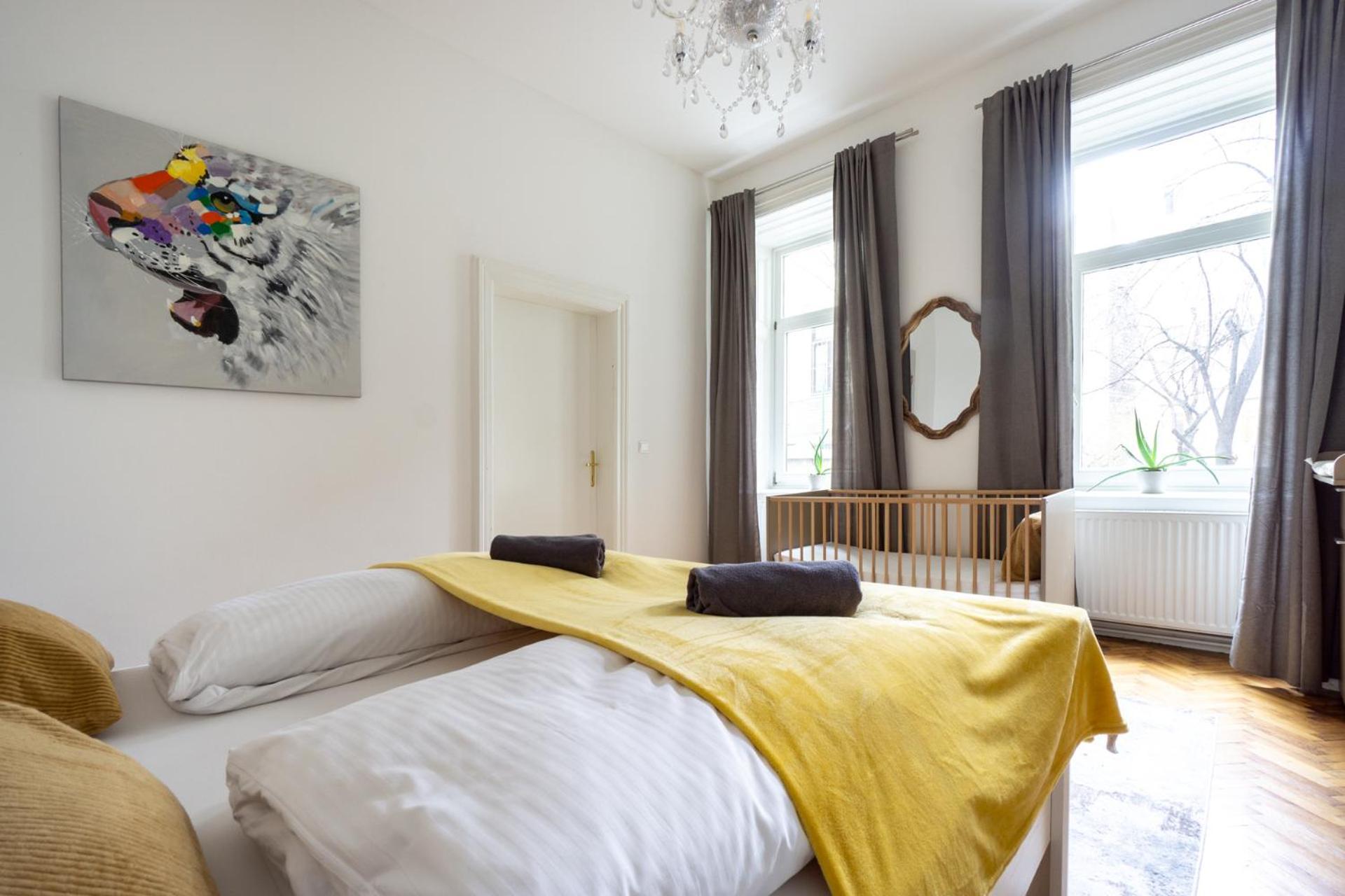 Central Apartment In Viennese Old Building Eksteriør bilde