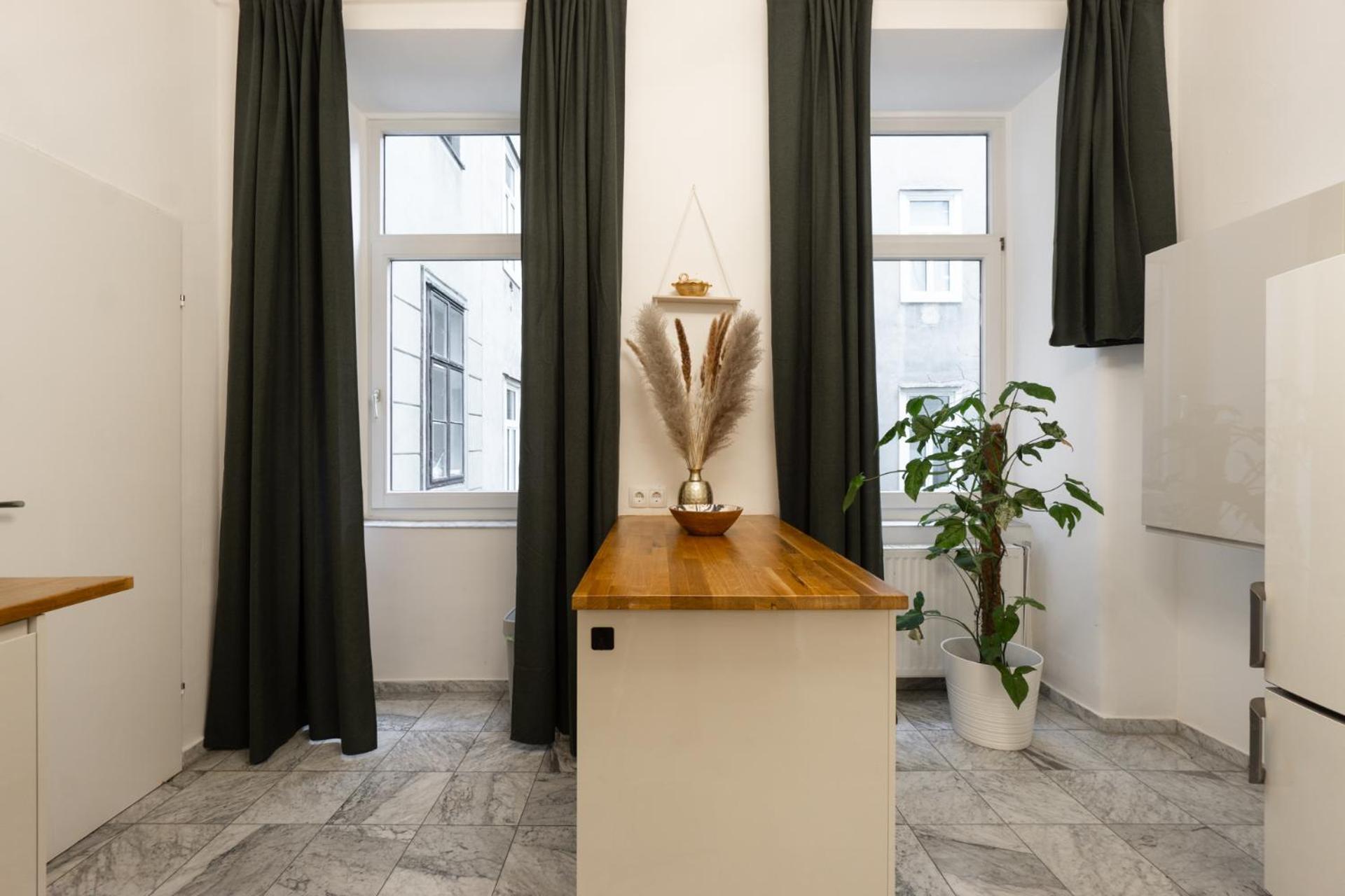 Central Apartment In Viennese Old Building Eksteriør bilde