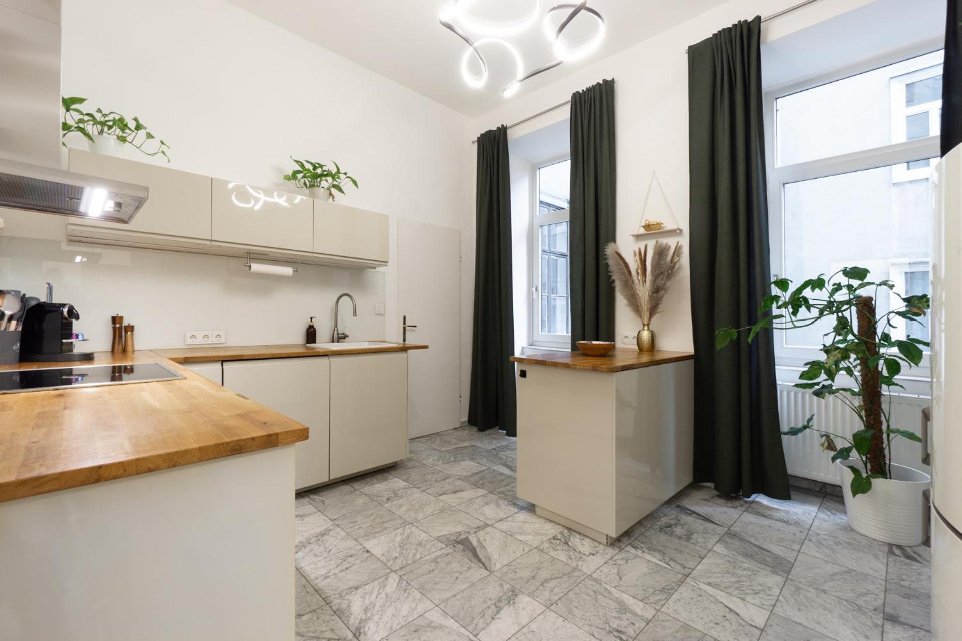 Central Apartment In Viennese Old Building Eksteriør bilde